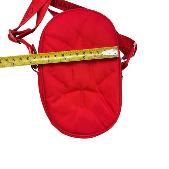 Lululemon team Canada future crossbody bag red - Picture 7 of 10